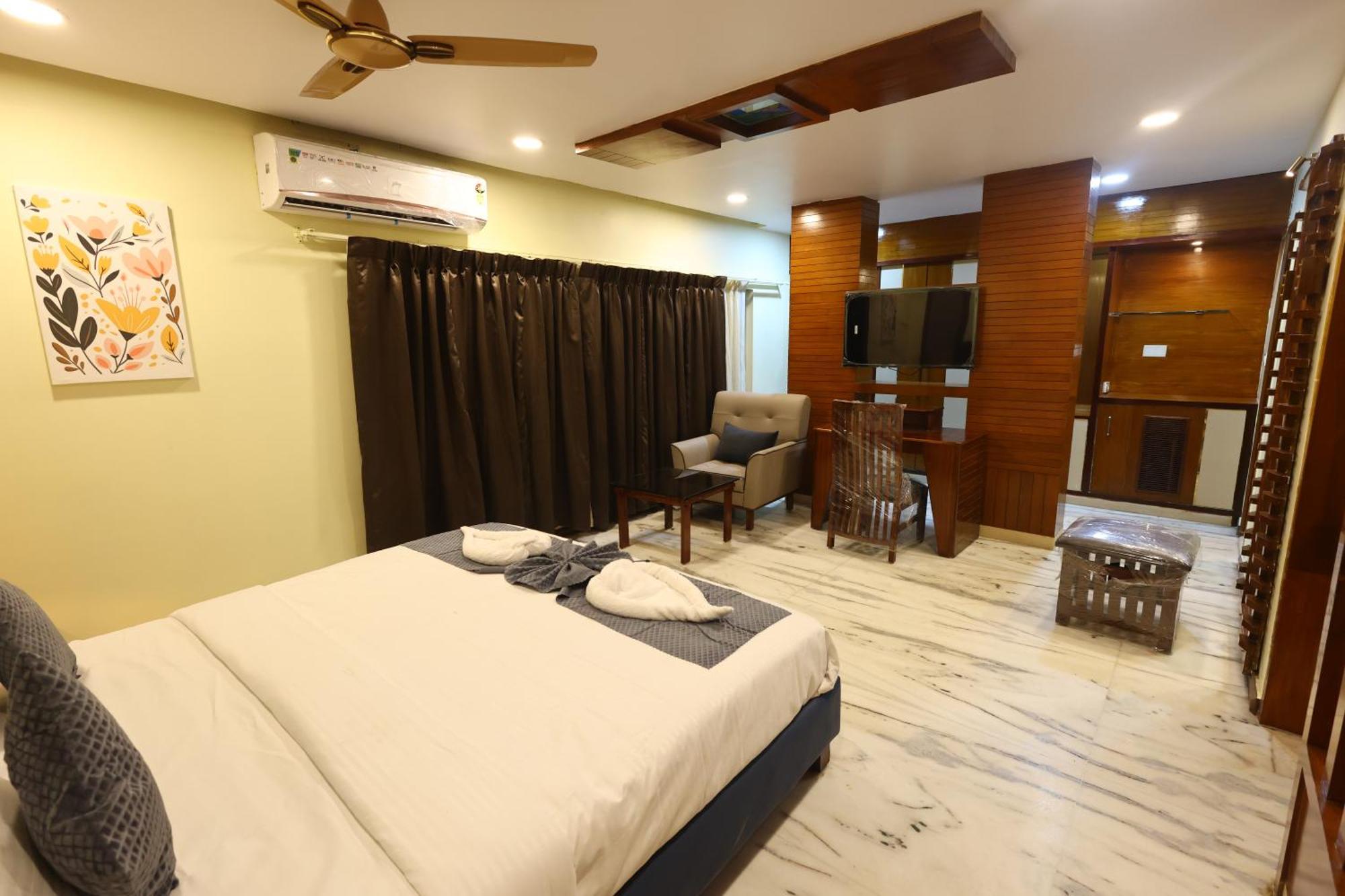 Lj Dadi'S Grand Hotel Visakhapatnam Exterior foto