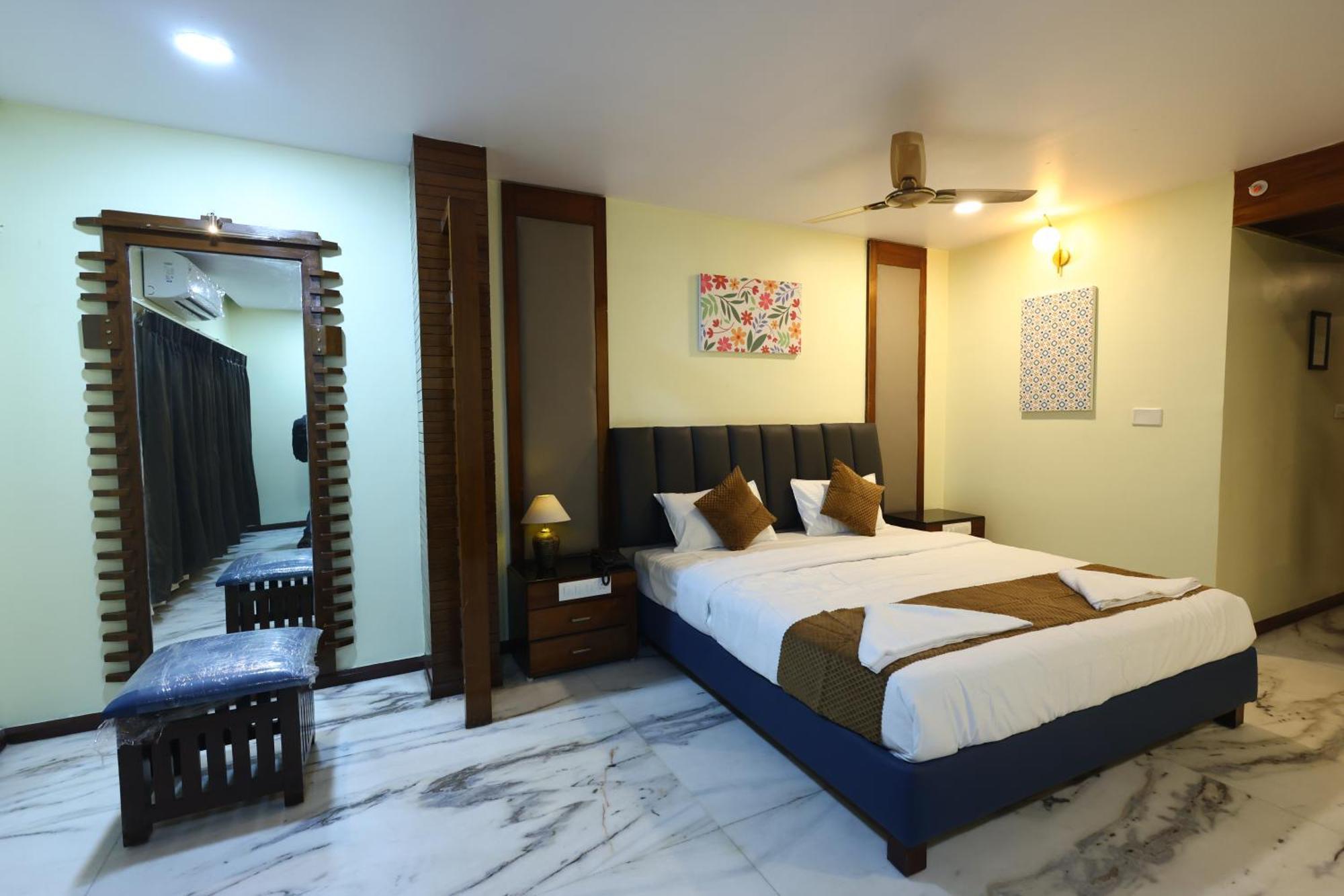 Lj Dadi'S Grand Hotel Visakhapatnam Exterior foto