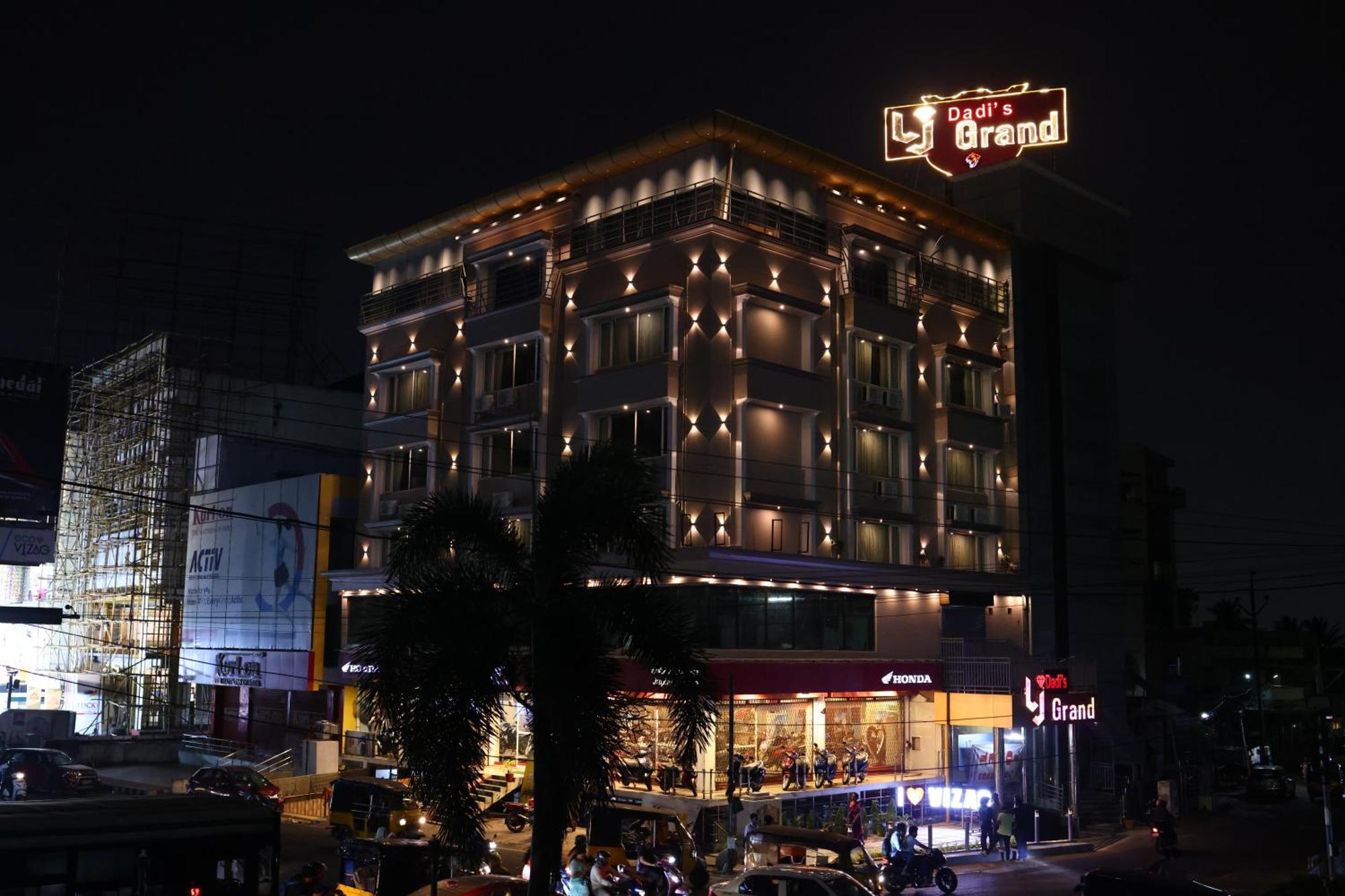 Lj Dadi'S Grand Hotel Visakhapatnam Exterior foto