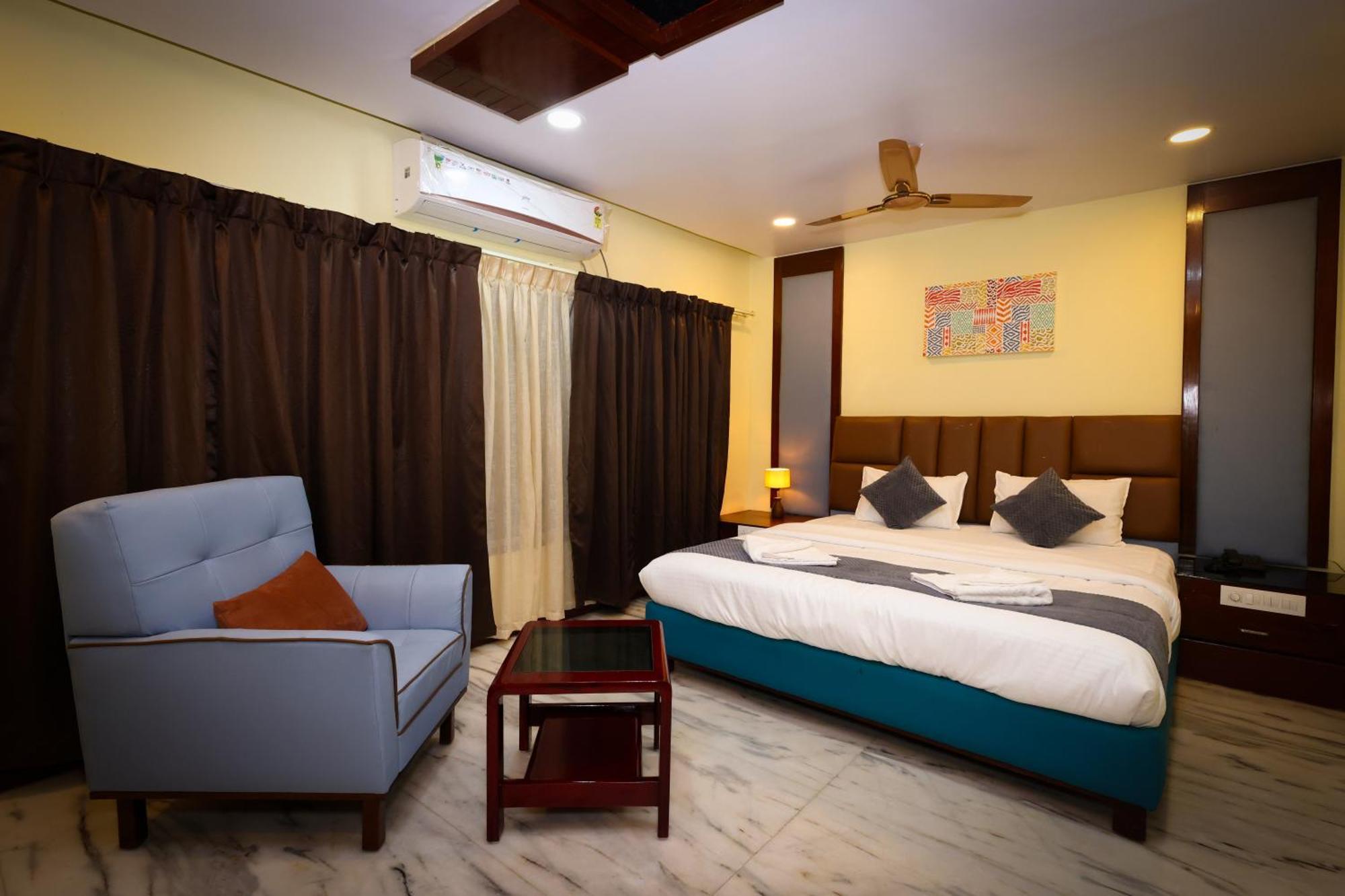 Lj Dadi'S Grand Hotel Visakhapatnam Exterior foto