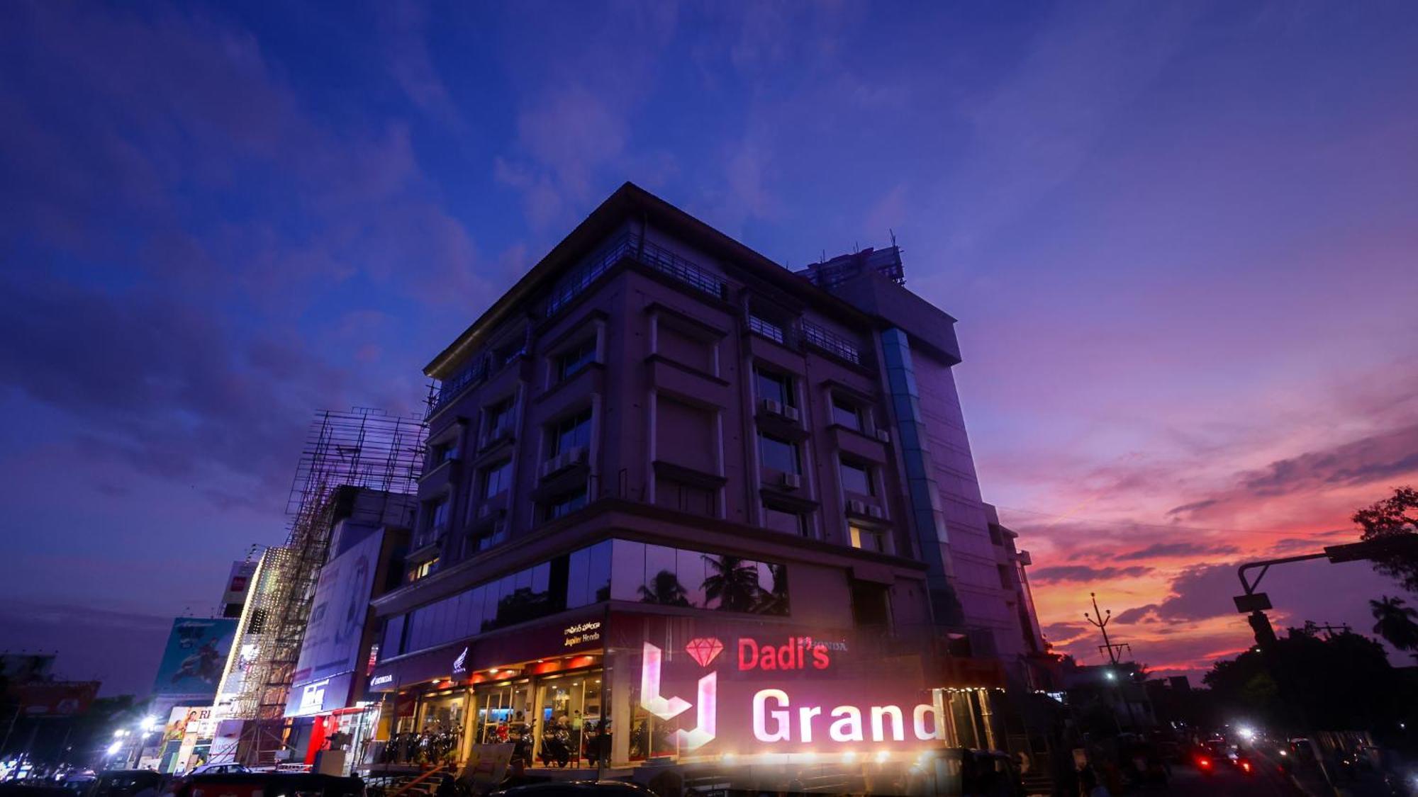 Lj Dadi'S Grand Hotel Visakhapatnam Exterior foto